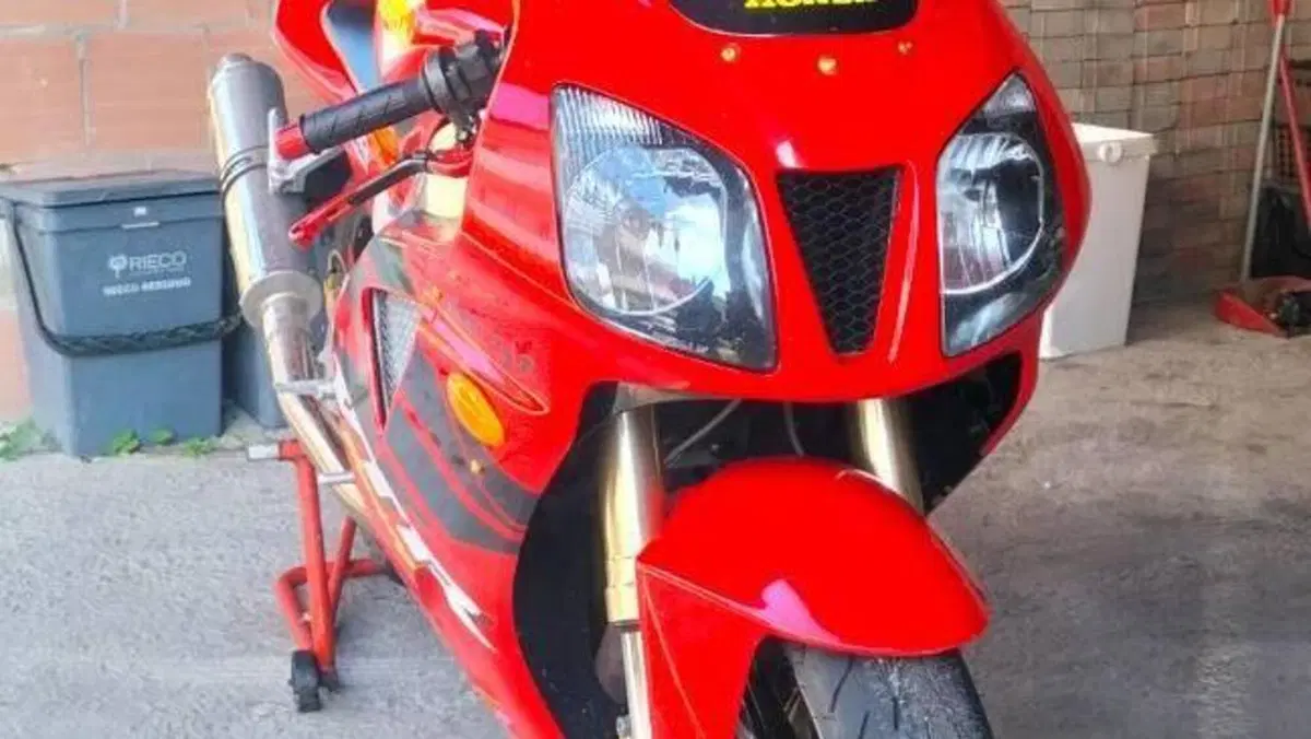 Honda VTR 1000 SP-1 (2000 - 01)  (3)