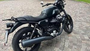 Moto Guzzi V7 Stone (2021 - 24) 