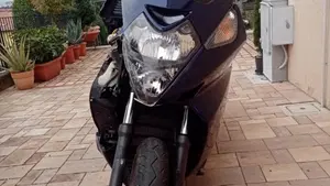 Honda Silver Wing 400 (2006 - 09)  (2)