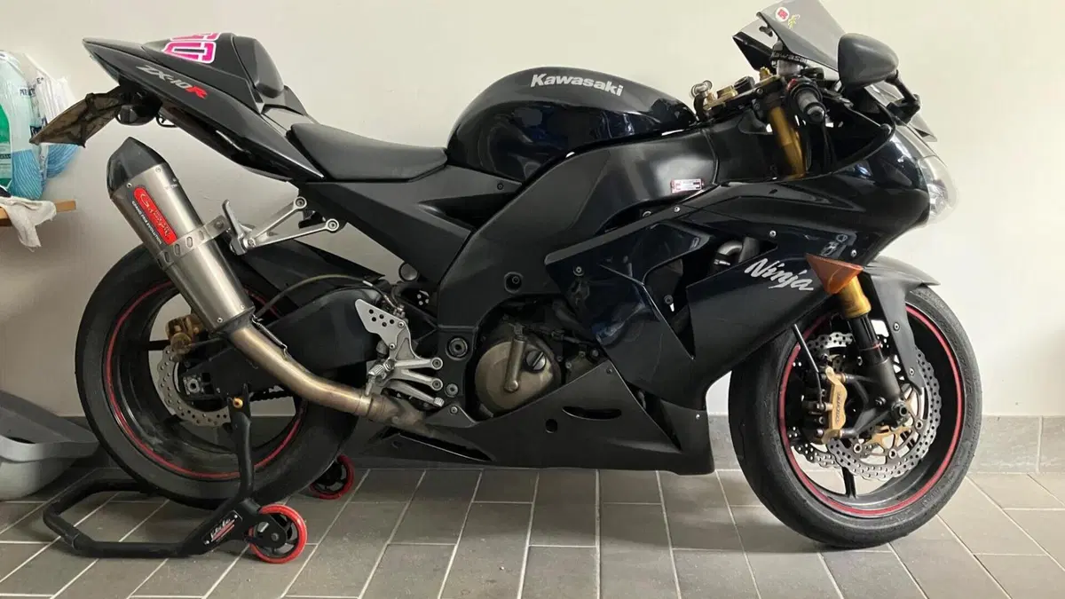 Kawasaki   (6)