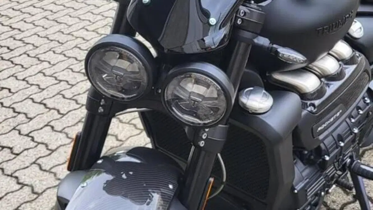 Triumph Rocket 3 R (2021 - 24)  (3)
