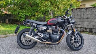 Triumph Speed Twin 1200 Stealth Edition (2024) usata