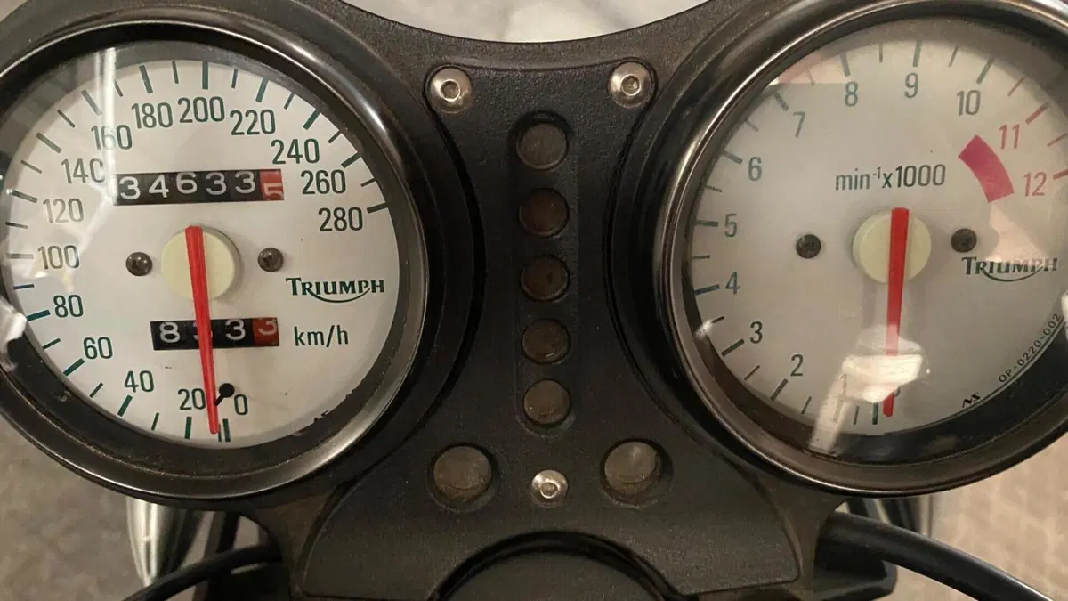 Triumph Legend TT 900 Dep. (1999 - 02)  (6)