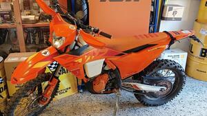 KTM 350 EXC-F Six Days (2025) 