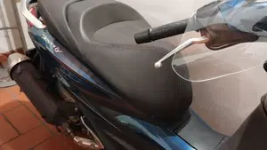 Piaggio Beverly 300 ABS-ASR (2021 - 25)  (2)