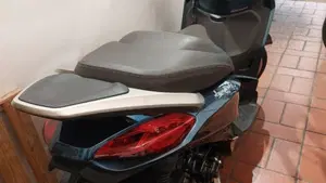 Piaggio Beverly 300 ABS-ASR (2021 - 25)  (3)