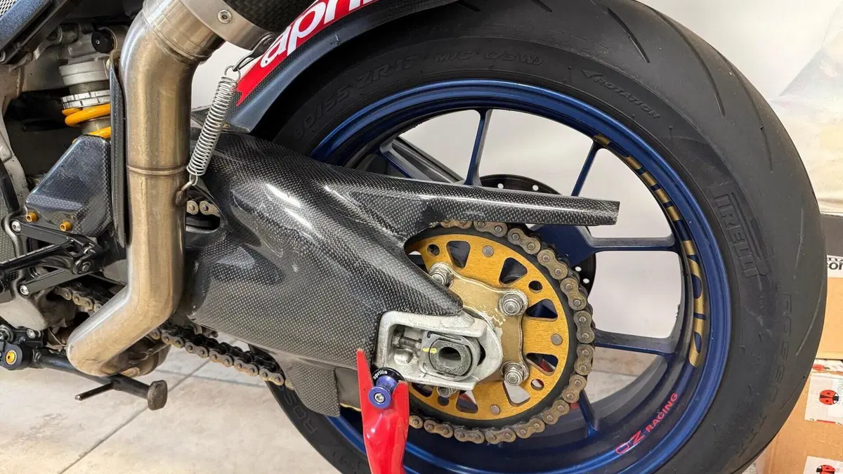 Aprilia Tuono 1000 (2003 - 04)  (4)