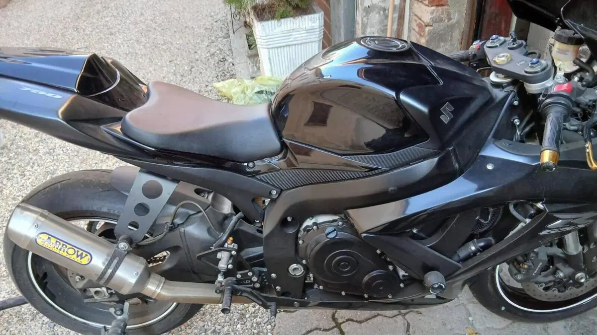Suzuki GSX R 750 (2008 - 10)  (4)