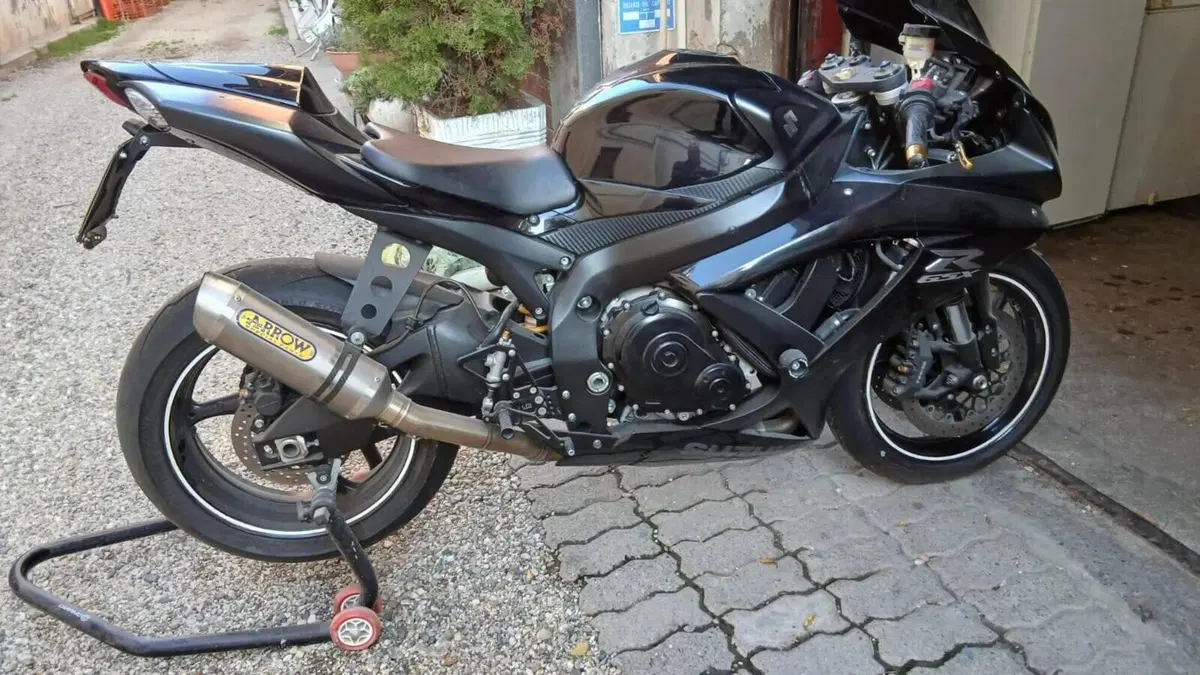 Suzuki GSX R 750 (2008 - 10)  (5)