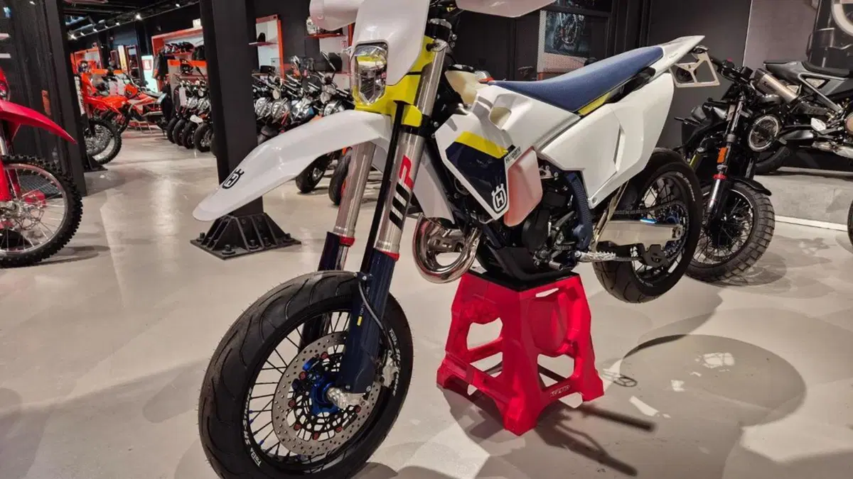 Husqvarna TE 125 (2025)  (3)