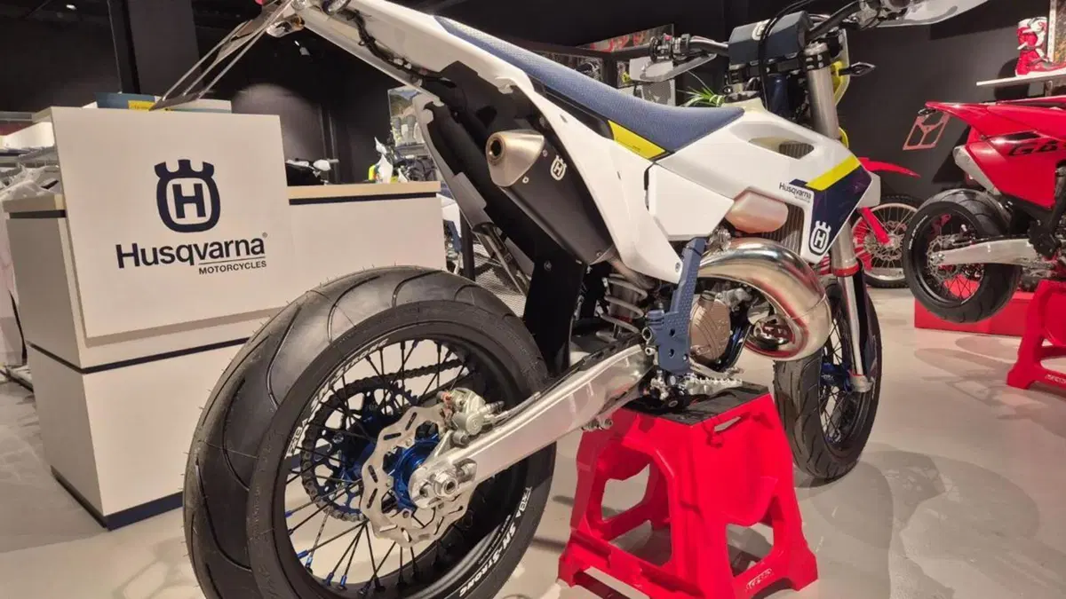 Husqvarna TE 125 (2025)  (5)