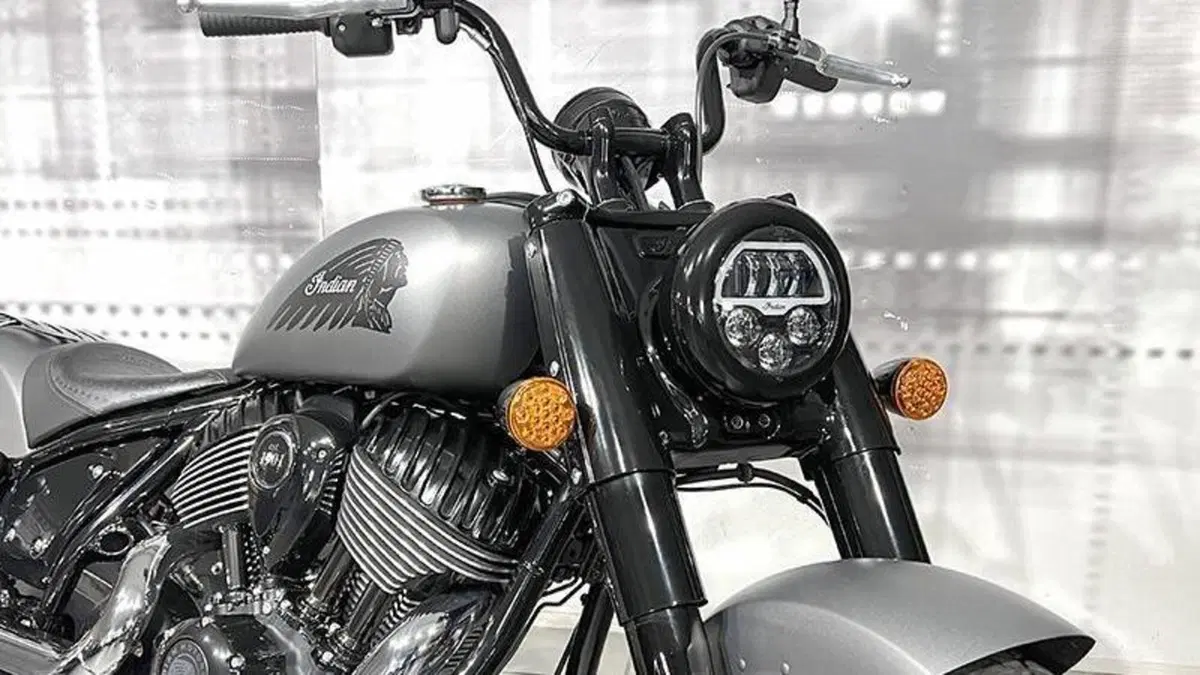 Indian Chief 1890 Bobber Dark Horse (2021 - 26)  (3)