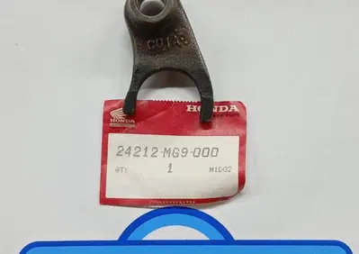 24212MG9000 Forchetta cambio GL Honda - Annuncio 9883313