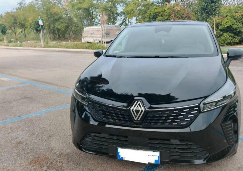 Renault Clio 1.6 E Tech full hybrid 145cv Evolution qstomize van