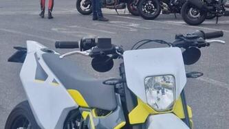 Husqvarna 701 Supermoto (2022) usata