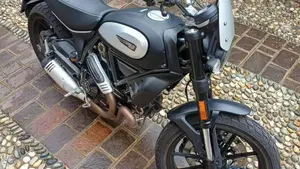 Ducati Scrambler 800 Icon Dark (2021 - 22)  (4)