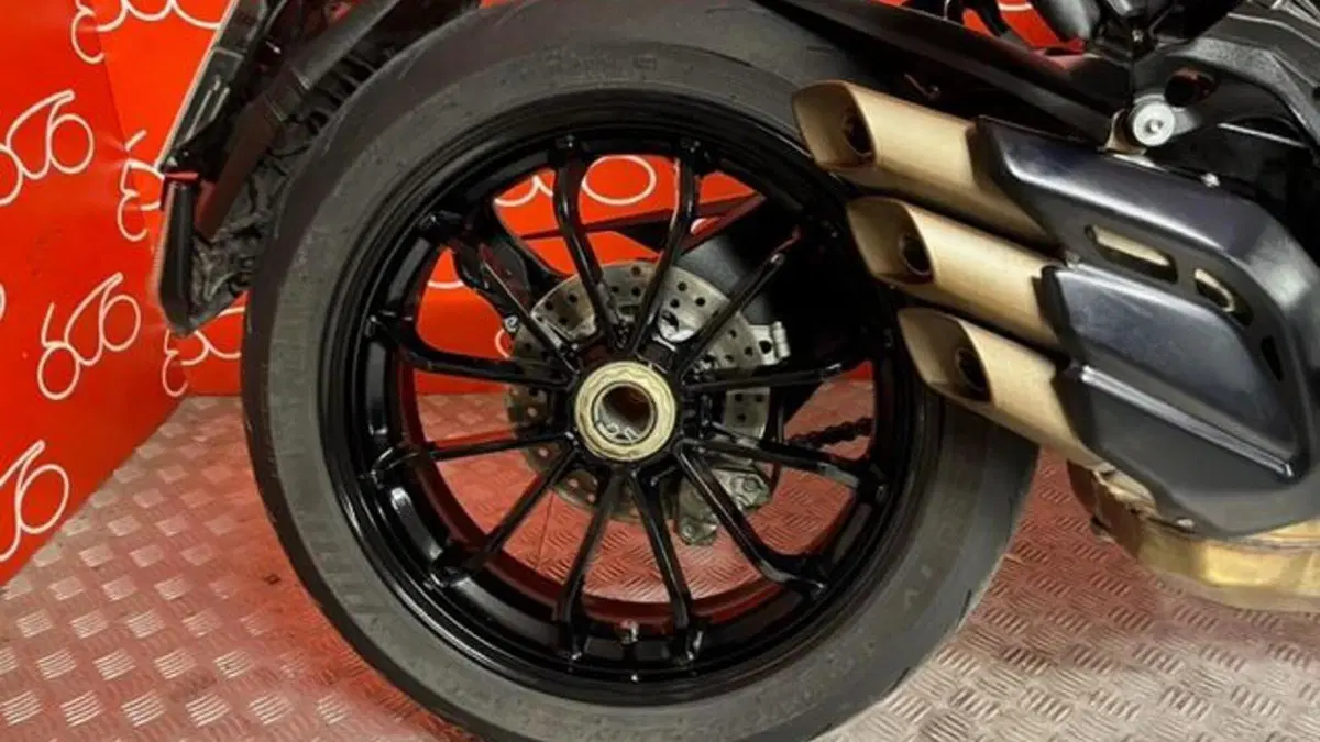 MV Agusta Turismo Veloce 800 Rosso (2021 - 23)  (2)