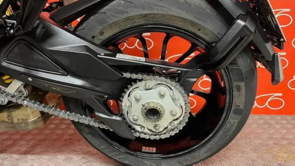 MV Agusta Turismo Veloce 800 Rosso (2021 - 23)  (7)
