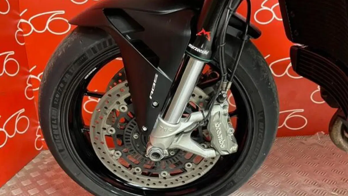 MV Agusta Turismo Veloce 800 Rosso (2021 - 23)  (8)