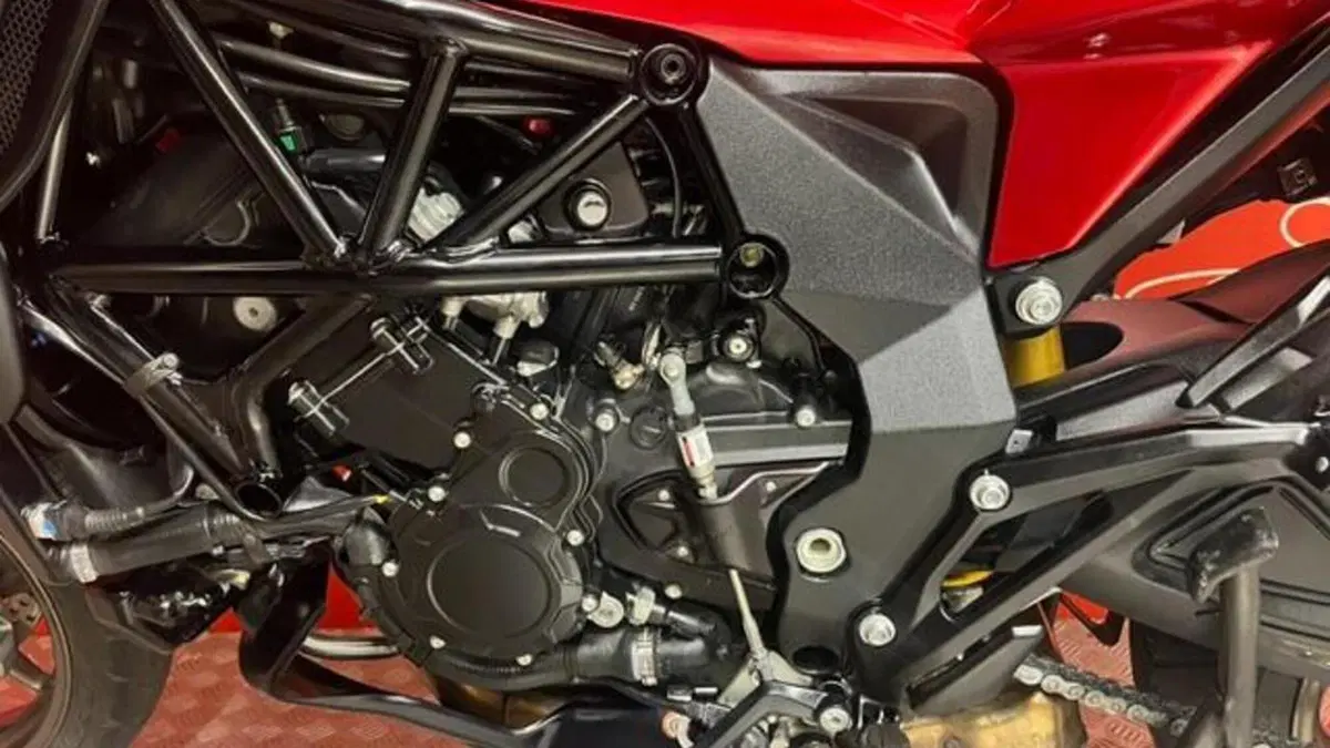 MV Agusta Turismo Veloce 800 Lusso (2021 - 22)  (5)