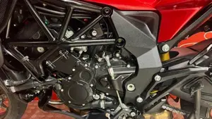 MV Agusta Turismo Veloce 800 Lusso (2021 - 22)  (5)