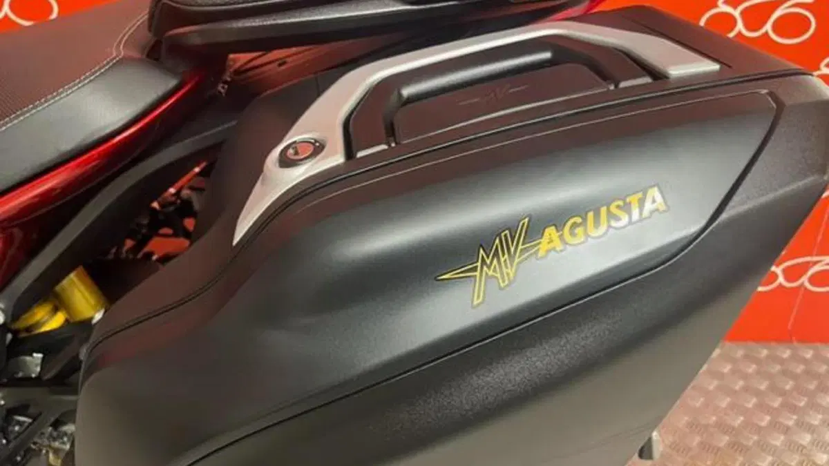 MV Agusta Turismo Veloce 800 Lusso (2021 - 22)  (6)