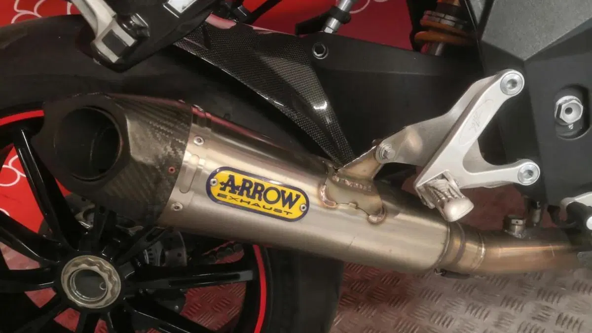 MV Agusta Brutale 1090 R (2012 - 15)  (6)