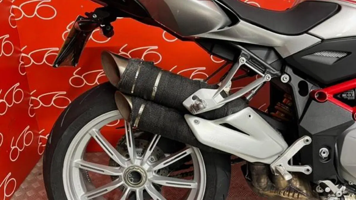 MV Agusta Brutale 1090 (2012 - 15)  (9)