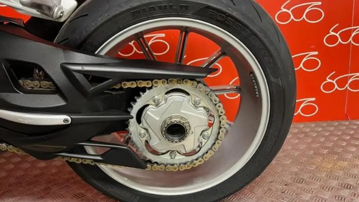 MV Agusta Brutale 1090 (2012 - 15)  (4)
