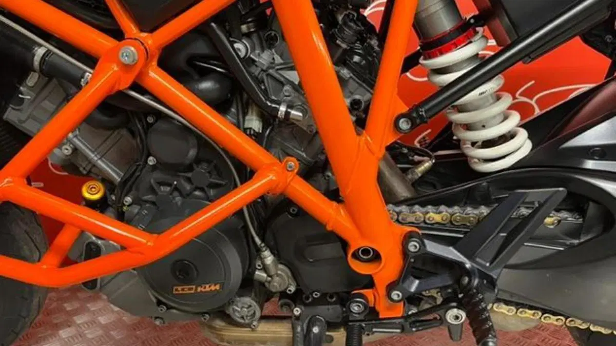 KTM 1290 Super Duke R ABS (2014 - 16)  (9)
