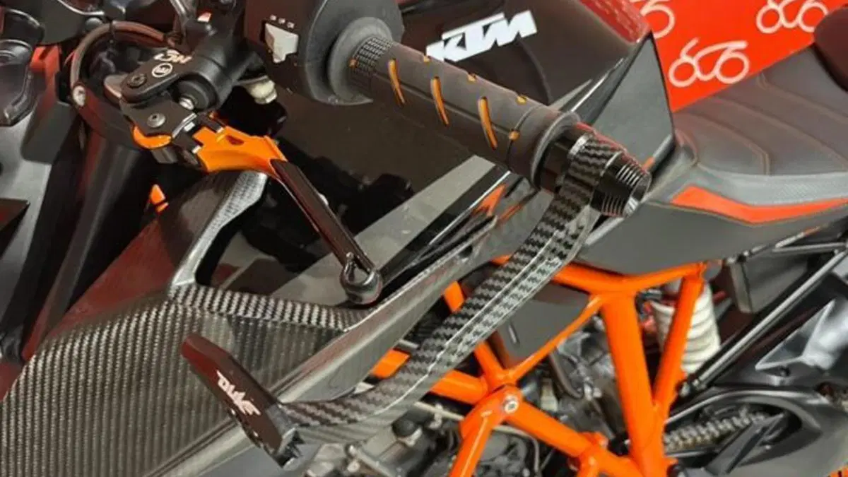 KTM 1290 Super Duke R ABS (2014 - 16)  (2)