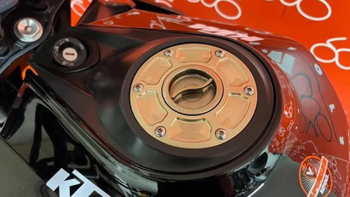 KTM 1290 Super Duke R ABS (2014 - 16)  (4)