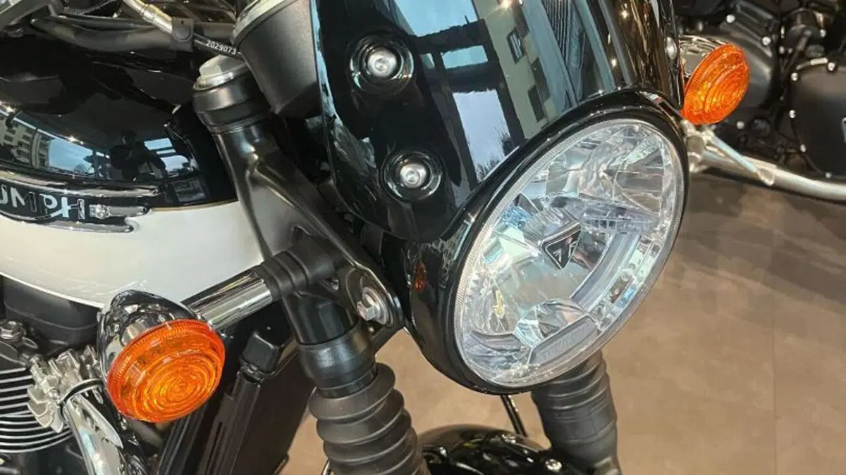 Triumph Bonneville T120 (2021 - 25)  (5)