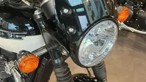 Triumph Bonneville T120 (2021 - 25)  (5)
