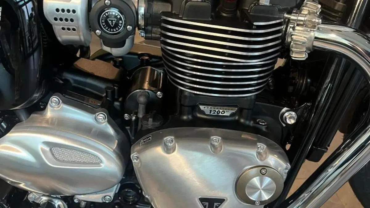Triumph Bonneville T120 (2021 - 25)  (4)