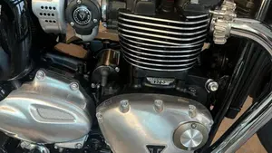 Triumph Bonneville T120 (2021 - 25)  (4)
