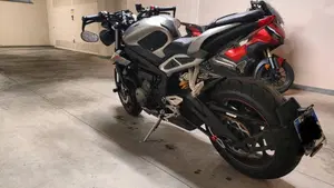 Triumph Street Triple RS (2017 - 19)  (2)