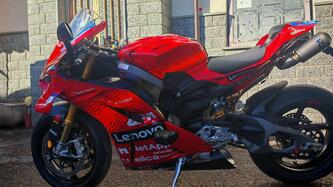 Ducati Panigale V4 S (2025) usata
