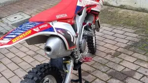 Honda CRF 250R (2011 - 12)  (7)