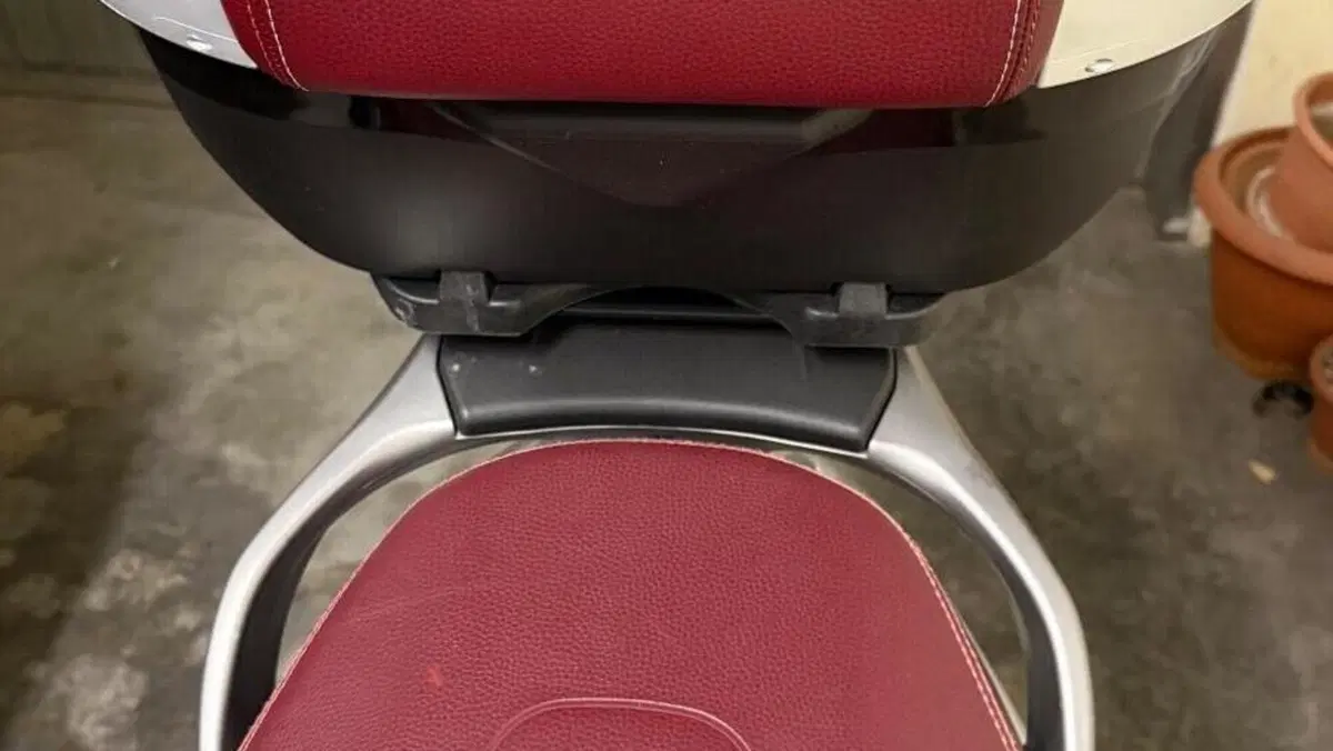 Piaggio Beverly 350 SportTouring ie ABS (2011 - 17)  (7)