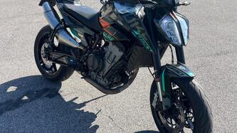 KTM 890 Duke L (2021) usata