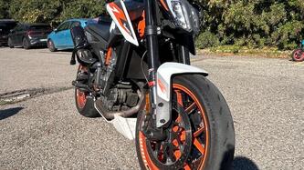 KTM 890 Duke R (2020) usata