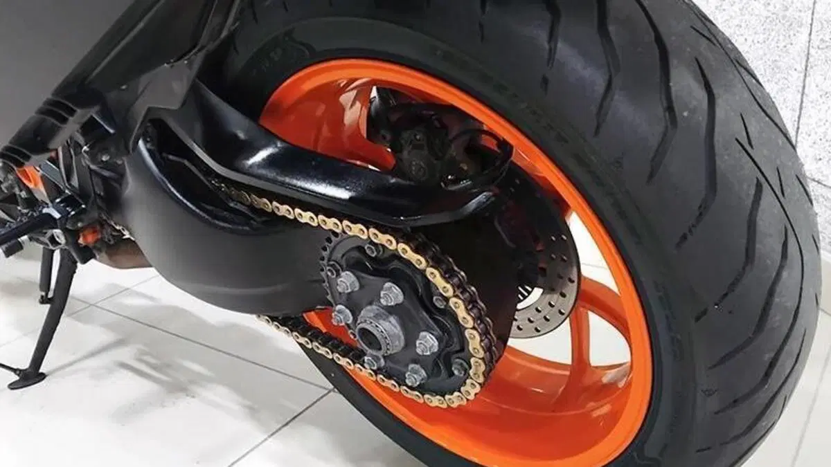 KTM 1290 Super Duke GT (2021)  (3)