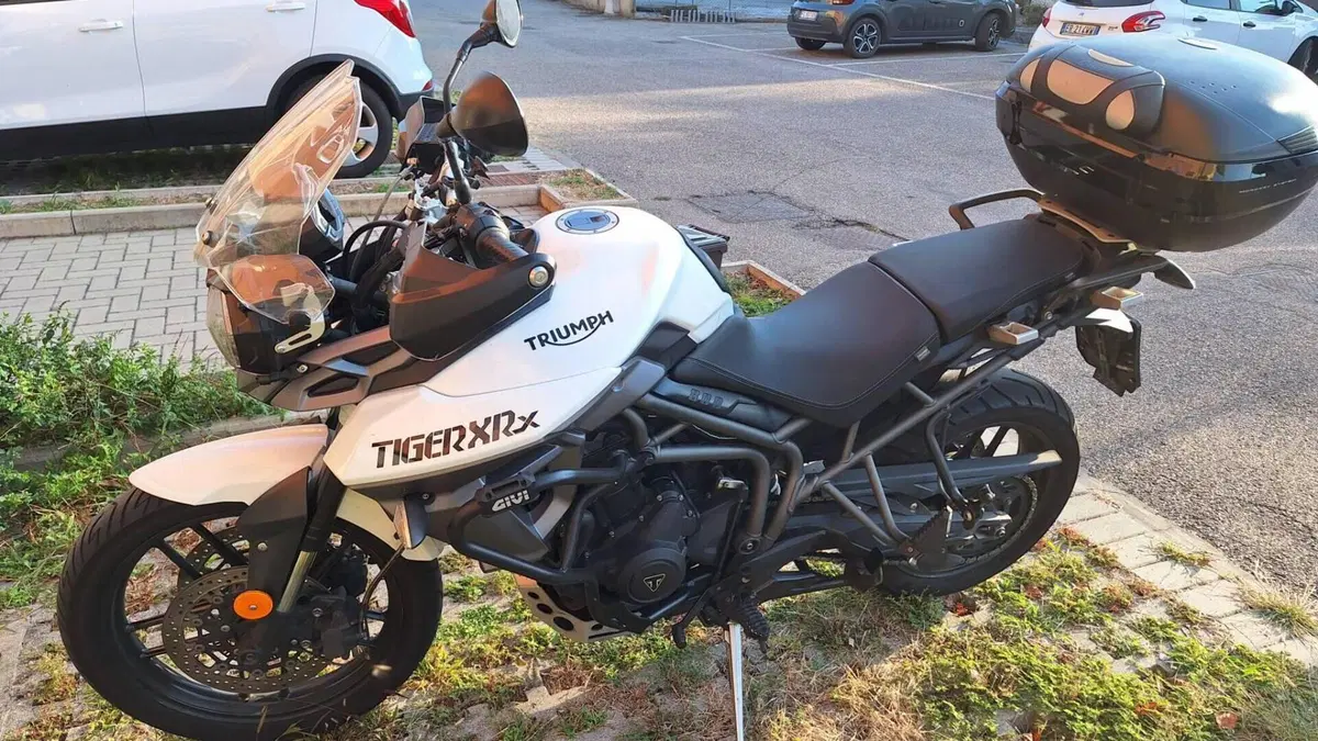 Triumph Tiger 800 XRx (2015 - 17)  (3)
