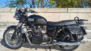 Triumph Bonneville (2007 - 16) 
