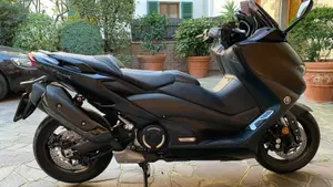 Yamaha T-Max 560 (2020 - 21)  (5)