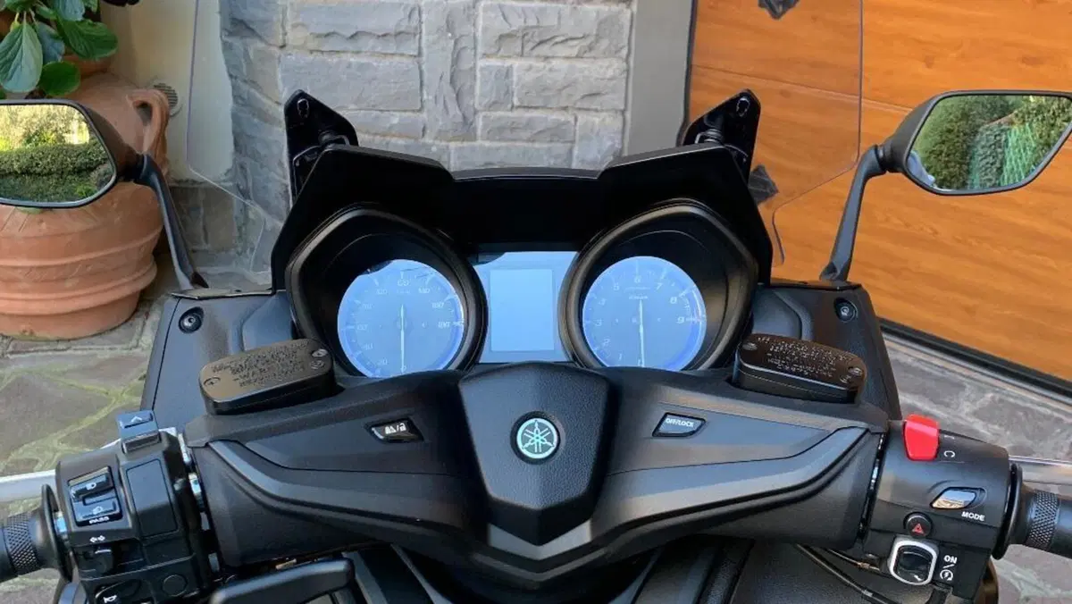 Yamaha T-Max 560 (2020 - 21)  (6)