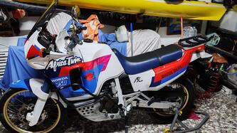 Honda Africa Twim xrv750 rd04 epoca