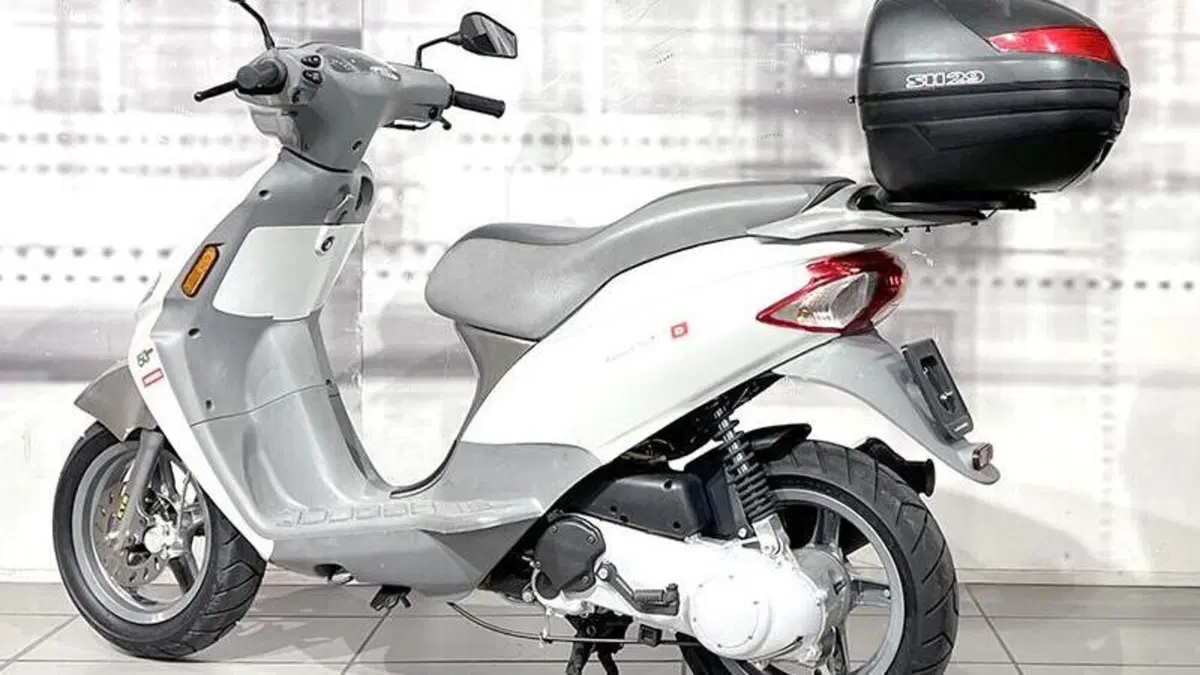 Derbi Atlantis 50 Two Chic (2005 - 07)  (2)