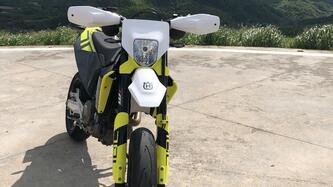 Husqvarna 701 Supermoto (2023 - 25)